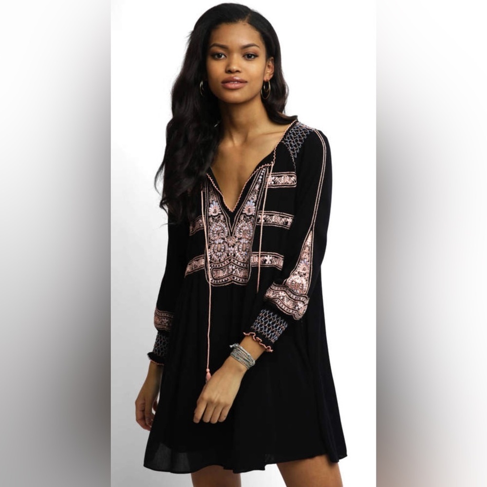 NWOT Free People ๐ค Small Wind Willow Embroidered Tunic Dress Black New $128 Ret - Picture 10 of 15